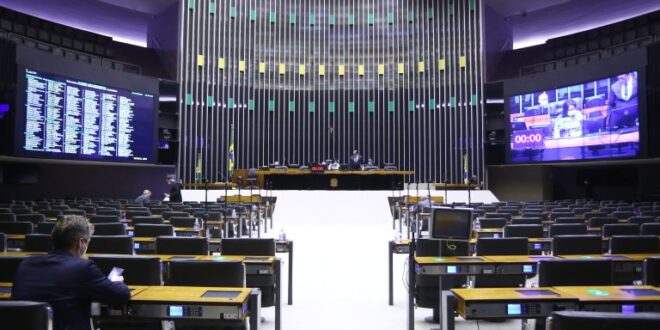 Câmara aprova dois acordos para a Defesa e outro na proteção nuclear; acompanhe