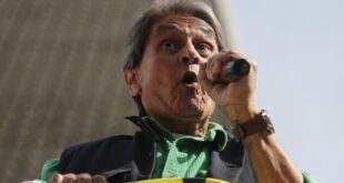 Denunciando conspiração e membros do PTB, Roberto Jefferson pede licença da presidência do partido