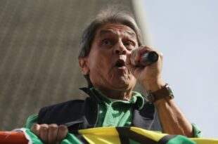 Denunciando conspiração e membros do PTB, Roberto Jefferson pede licença da presidência do partido