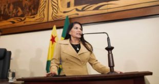 Deputada Antonia Sales parabeniza Mesa Diretora da Aleac por sessão no Juruá