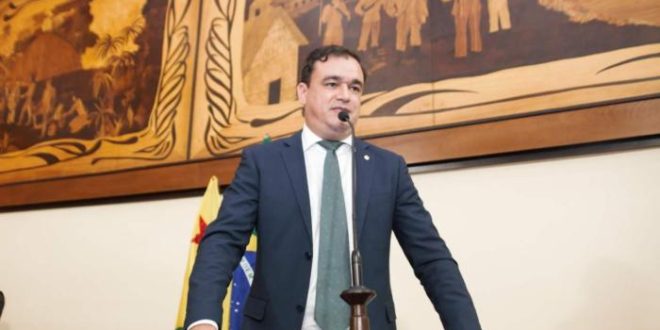 Deputado Daniel Zen critica quantidade de escolas que retornaram aulas presenciais