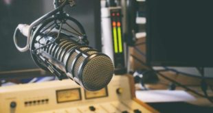 Deputados aprovam texto-base de projeto sobre licença para rádio comunitária na pandemia