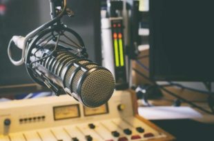 Deputados aprovam texto-base de projeto sobre licença para rádio comunitária na pandemia
