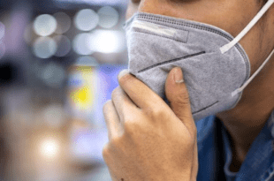 Especialistas recomendam o uso de máscaras mesmo com o avanço da vacinação