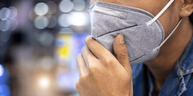 Especialistas recomendam o uso de máscaras mesmo com o avanço da vacinação