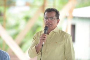 Gonzaga agradece Gladson por entrega do aeródromo de Porto Walter e inauguração da usina solar fotovoltaica na Vila Restauração