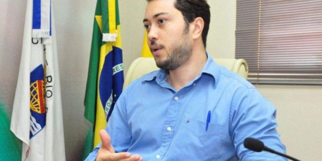 Jarude é contra a viagem do prefeito Bocalom à Europa