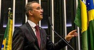 Leo de Brito homenageia servidores públicos e reitera apoio contra a PEC 32