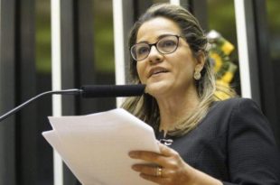 Mara Rocha apresenta Projeto de Lei que estabelece Piso Nacional para garis e regulamenta a profissão