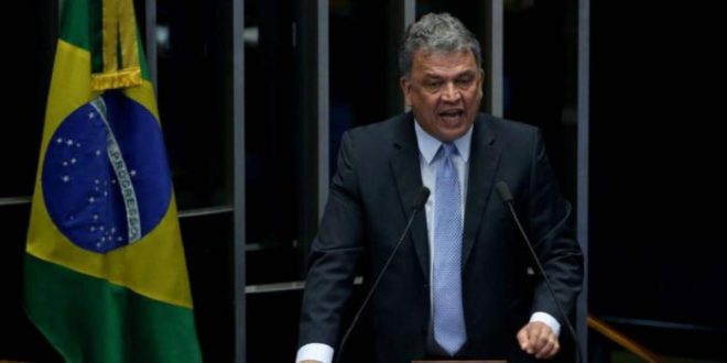Petecão adota discurso mais radical e abre espaço para denúncias contra o governo do estado