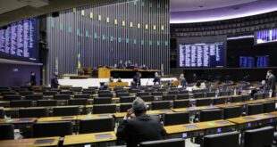 Plenário da Câmara conclui discussão da PEC dos Precatórios; proposta volta à pauta nesta quinta