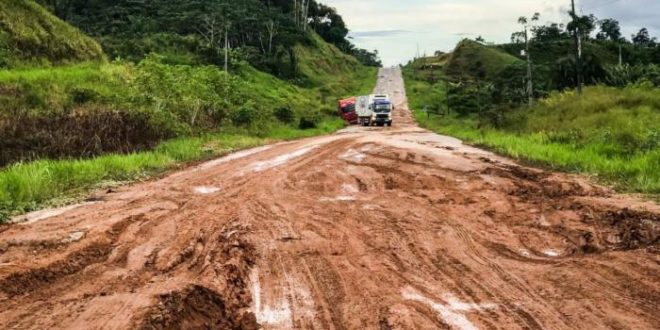 Redução do orçamento pode prejudicar a trafegabilidade na estrada entre Rio Branco e Cruzeiro do Sul
