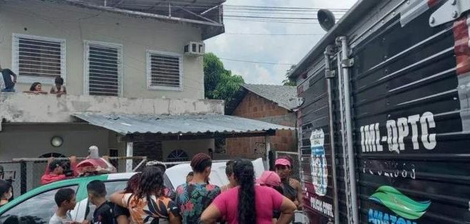 Mulher e bebê de 11 meses são baleados durante assassinato de dois homens neste sábado