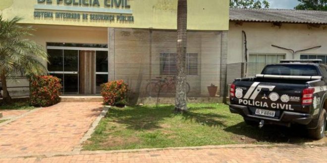 Polícia prende um e apreende menor por assalto à mão armada em posto em Feijó