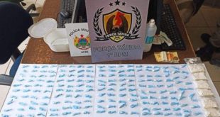 PM apreende quase 200 trouxinhas de cocaína em beco na Vila Betel