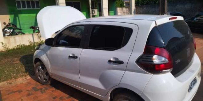 Polícia Civil prende dois e recupera dois veículos com restrição de roubo em Plácido de Castro