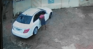 Vídeo flagra homem roubando celular de criança dentro de carro no bairro Bosque