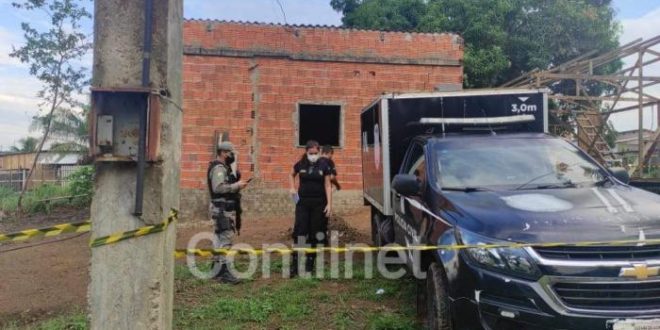 Homem tem a casa invadida, é assassinado e tem o corpo incendiado em Rio Branco