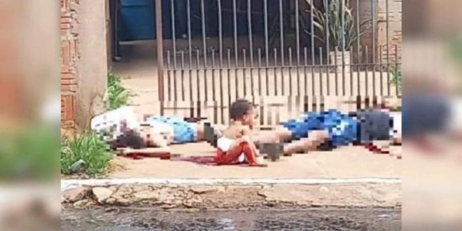 Casal é executado à tiros e filho de 10 meses deixado em poça de sangue