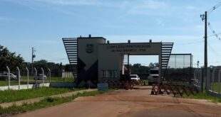 Detento agride policial, tem acesso à área administrativa do presídio, mas é capturado antes da fuga