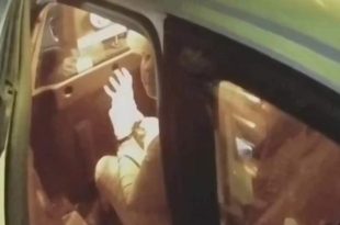 Idosa esfaqueia marido ‘violento’ e o deixa sangrar até a morte