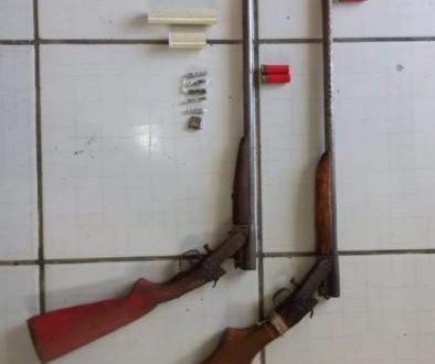 Após fuga, homens são presos com armas, cartuchos e maconha no interior do Acre