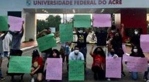 Mais de 900 estudantes da Ufac e do Ifac têm atraso em bolsas após cortes na área de pesquisa