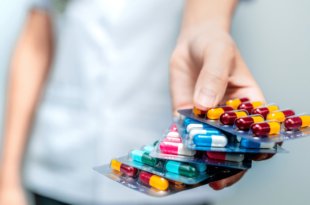 Venda de medicamentos em supermercados divide opiniões em debate