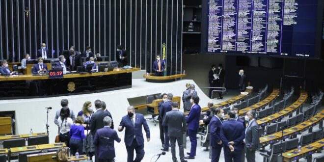 Câmara aprova em 2º turno PEC dos Precatórios