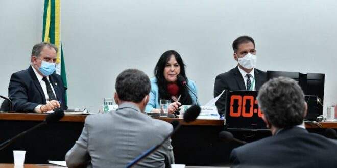 Comissão corta R$ 138 milhões de crédito por causa de suspensão de emendas de relator