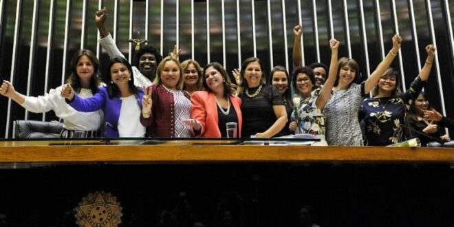 Debatedoras afirmam que mulheres precisam conhecer lei contra a violência política de gênero
