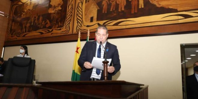 Deputado Chico Viga pede celeridade em PL que proíbe atendimento diferenciado entre conveniados e particulares