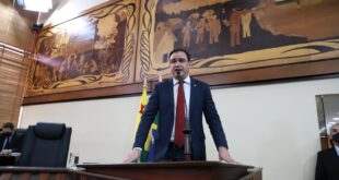 Deputado Daniel Zen pede que intérpretes e professores de Libras sejam reinseridos nos quadros da Educação