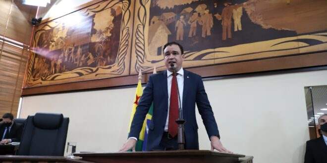 Deputado Daniel Zen pede que intérpretes e professores de Libras sejam reinseridos nos quadros da Educação