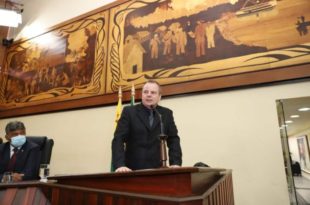 Deputado Pedro Longo afirma que escola de Feijó receberá mantimentos ainda hoje