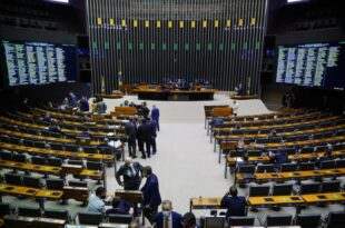 Deputados aprovam regra para precatórios oriundos do Fundeb; falta votar um destaque