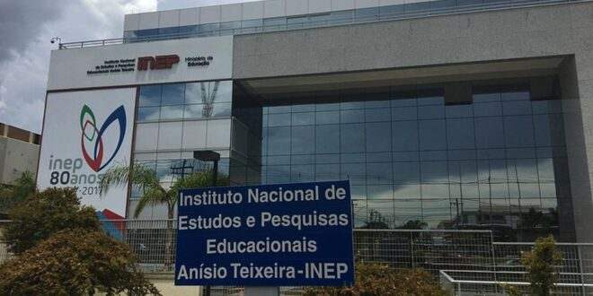 Deputados cobram explicações sobre exonerações no Inep