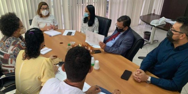 Deputado Gonzaga busca solução para levar atendimento a portadores de autismo em todo o Acre