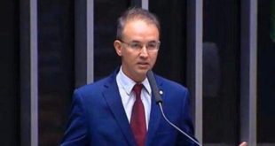 Leo de Brito denuncia que quase 79 mil famílias vão ficar sem renda no Acre
