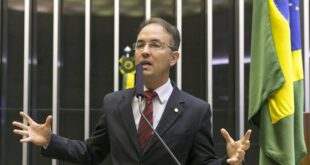 Leo de Brito cobra de ministro solução para os 22 milhões de brasileiros que ficarão sem renda após fim do Bolsa Família