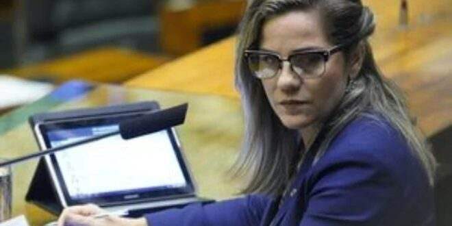 Mara Rocha solta o verbo em vídeo entrevista disponível a partir das 20h-saiba mais