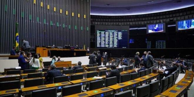 PEC dos Precatórios é destaque da pauta do Plenário na próxima semana