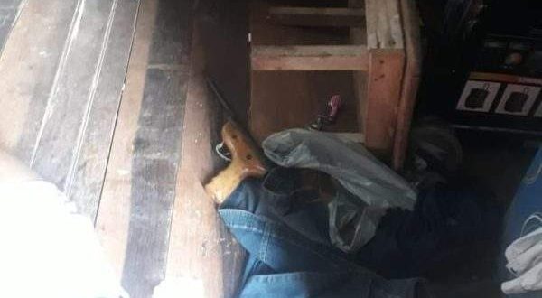 Jovem de 14 anos é morta pelo namorado com tiro no pescoço