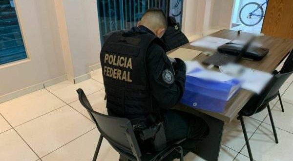 PF investiga fraudes em licitações na prefeitura de Plácido de Castro; vereador de Rio Branco também é alvo