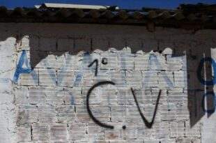 PM prende integrante do Comando Vermelho escondido