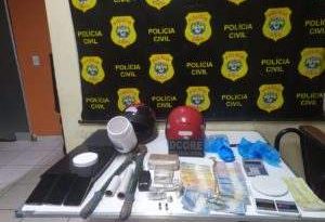 Polícia prende três acusados de participação em organização criminosa e recupera moto roubada, em Rio Branco