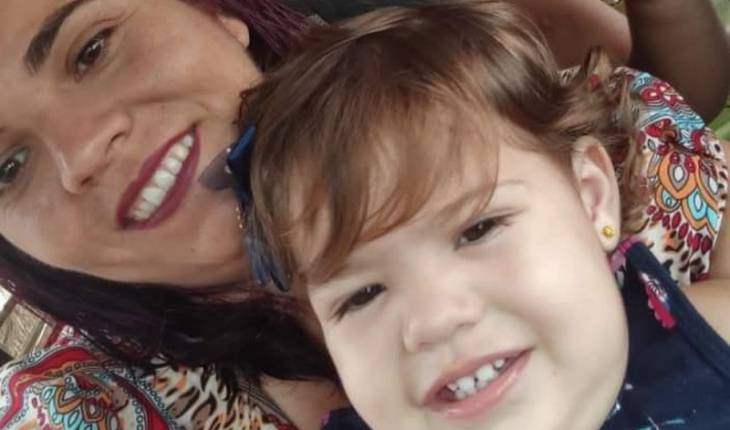 Criança de 1 ano morre após explosão em churrasqueira; a mãe também foi atingida no acidente 2 Criança de 1 ano morre após explosão em churrasqueira; a mãe também foi atingida no acidente