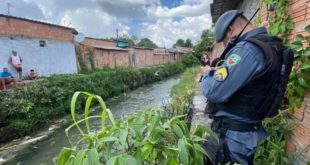 Corpo de mulher morta a facadas é encontrado em igarapé