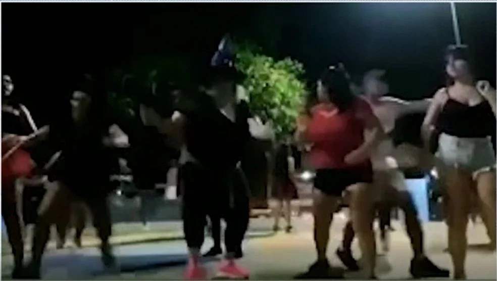 Vídeo registra assassinato de adolescente de 16 anos durante aula de zumba 2 Vídeo registra assassinato de adolescente de 16 anos durante aula de zumba