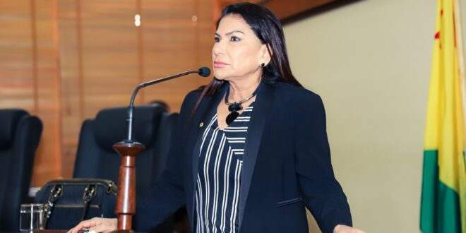 Antonia Sales reconhece esforço de manifeste cruzeirense “É um herói”